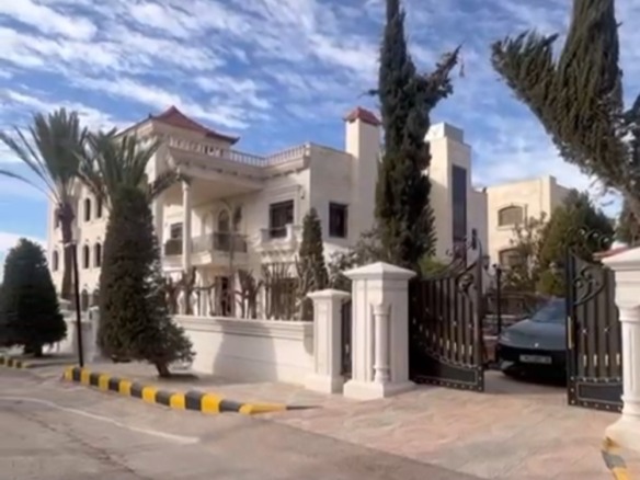 فلل للبيع والايجار في البلقاء